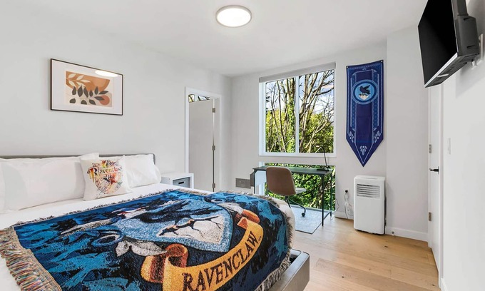 East Queen Anne Apartment | The Boy Who Lived, Harry Potter's Sweet Suite