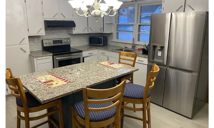 Hartford House | The “Brick Haven” central to downtown Hartford