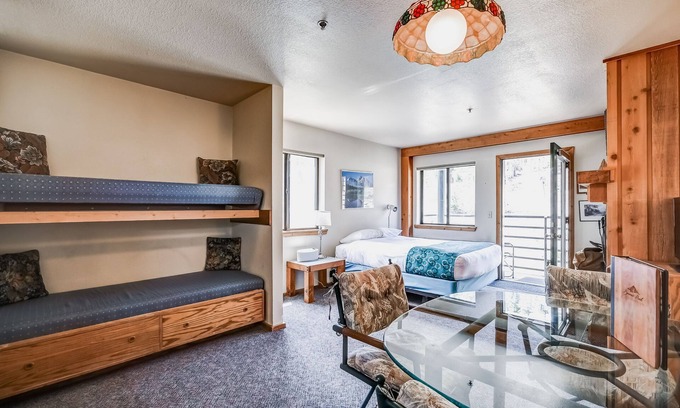 Kirkwood Condo | The Bright Corner Studio 132
