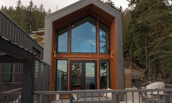 Bowen Island Cabin | The Cabanas on Bowen #2 Stand alone structures Ocean front.