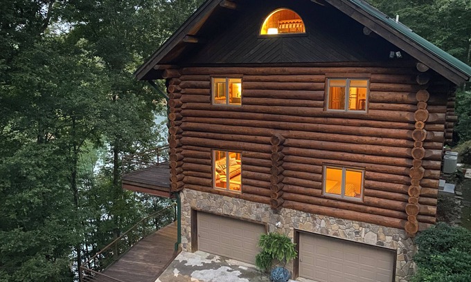 Robbinsville Cabin | The Cabin on Fontana LakenLake Front Paradise in the Smokies