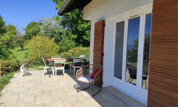 Nonglard House | The calm of the countryside with the benefits of Annecy's lake and mountains