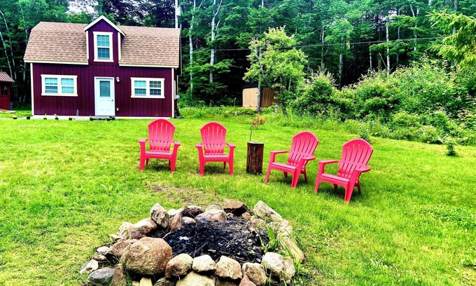 Speculator House | The Cardinal Barn! Beautiful peaceful tiny home in the heart of the Adirondacks!