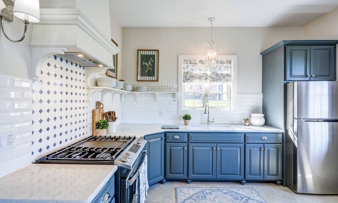 New Holland House | The Carriage House, Cozy & Family Friendly Farm Stay