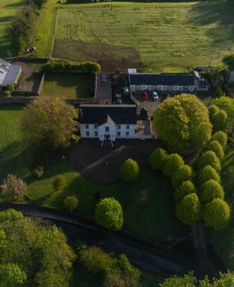 Bunratty Bed & Breakfast | The Carriage Houses at Beechpark House
