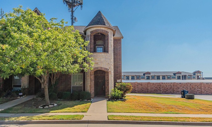 The Colony Villa | The Castle by the Lake with Pool, Balcony & Garage Parking, Great Location!