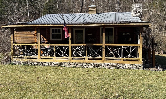Smithville Cabin | The Cedar Cabin at Center Hill Lake