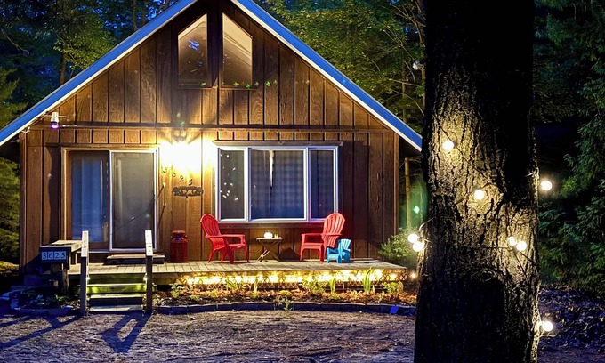 Greenbush Cottage | The Cedar Lake Hideaway