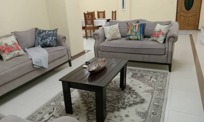 Oyster Bay Apartment | The centre of Masaki, close to restaurants, bars & supermarkets and ATM's