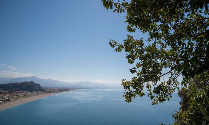 Milazzo Bed & Breakfast | The Channel - an oasis of peace 5 minutes from the sea