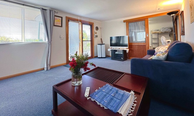 Acton Park House | The CHOOKSHED Summary