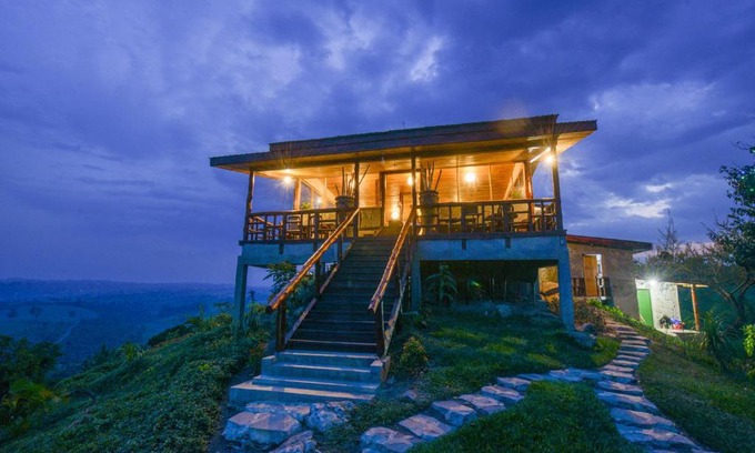 Western Uganda National Parks House | The Coffee Lodge at Clarke Farm