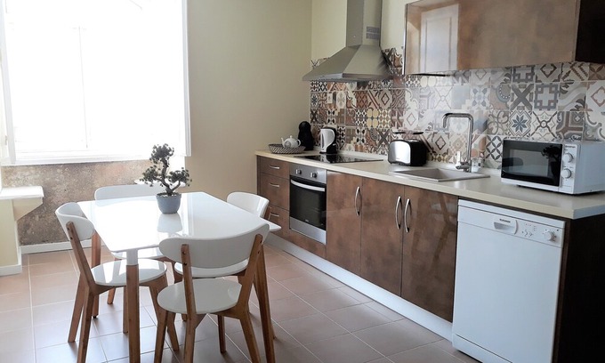 Lamego Apartment | The College Corner 201