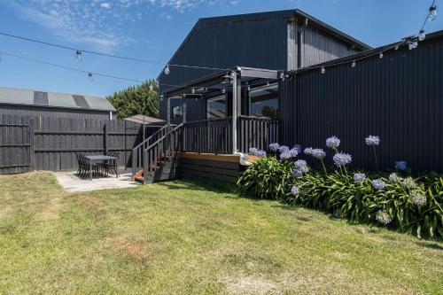 Tuerong House | The Cottage at Oak Tree Farm - Vineyards & Wildlife