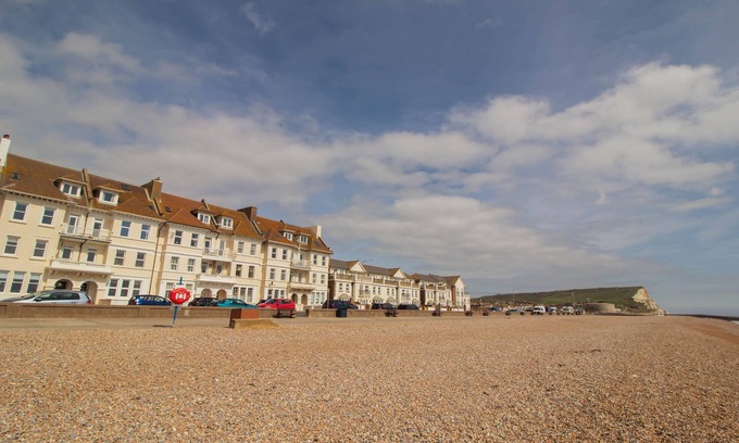 Seaford Cottage | The Courtyard - a house that sleeps 8 guests in 3 bedrooms