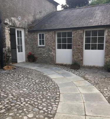 Moone Apartment | The Courtyard at Moone