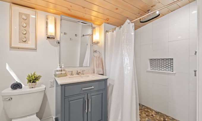 Moultonborough House | The Cove - Lake Winnipesaukee Waterfront
