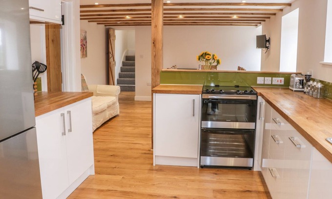 Munslow Cottage | The Cow Byre, Heath Farm