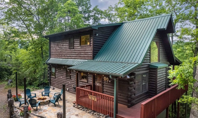 Sylva Cabin | The Cozy Cabin - Charming Mountain Cabin Nestled in the Smoky Mountain Trees