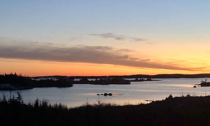 Pleasant Point House | The Cozy Plover (Waterfront, Lighthouse view)