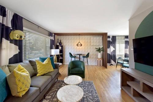 Lakeview House | The Creative Experience 3 bedroom Residential Home