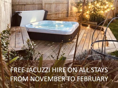 Truro Villa | The Cuckoo's Retreat - Luxurious home with private garden & jacuzzi