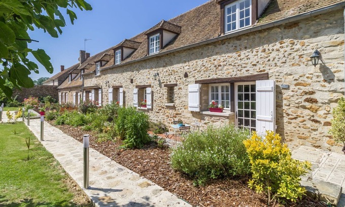 Petit Moisenay House | The Cupid Suite - Domaine des Trois Châteaux