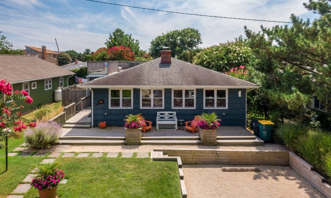 Rehoboth by the Sea House | THE CUTEST BEACH HOUSE IN TO OCEAN!