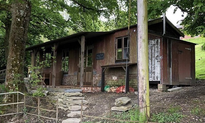 Graigfechan Apartment | The Doghouse at Faraway Follies