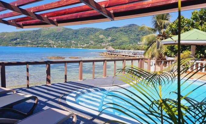 Bel Ombre Villa | The Drake Seaside Apartment