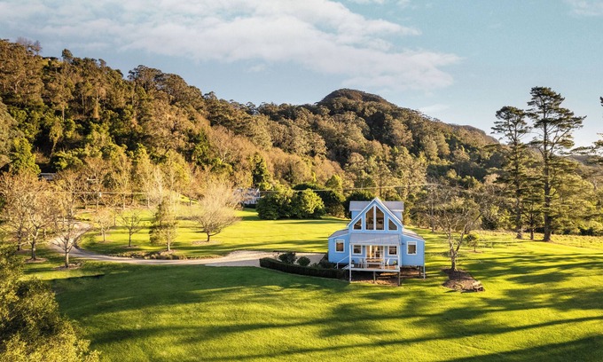 Woodhill Cottage | The Drawing Rooms of Berry