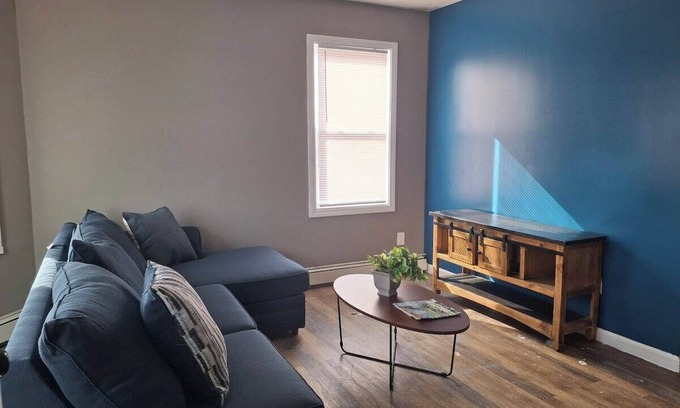 Mount Pleasant Apartment | The Duo-Loft at Mt. Pleasant 2BR, Laundry, Parking