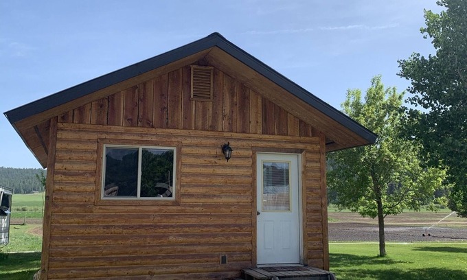 Freedom Cabin | The Elk Cabin a rustic ranch cabin