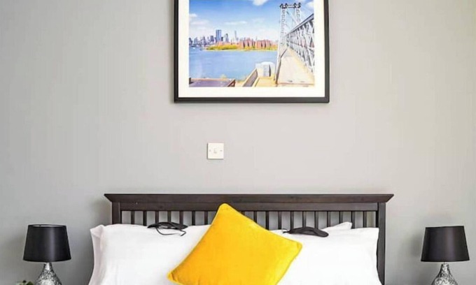 Grangetown Apartment | The Ella Fitzgerald - Modern, Central 2 BD flat.