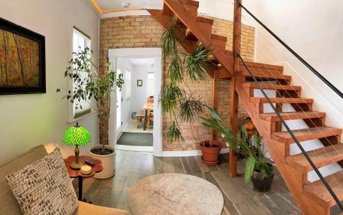 Sugar House House | The Elm Tree Cottage in the Sugarhouse District