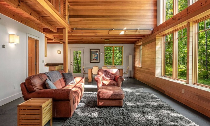 Carrabassett Valley Ski Chalet | The Epic Sugarloaf Getaway