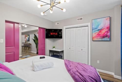East Parkside Apartment | The Executive - Philly Zoo King Suite Free Parking