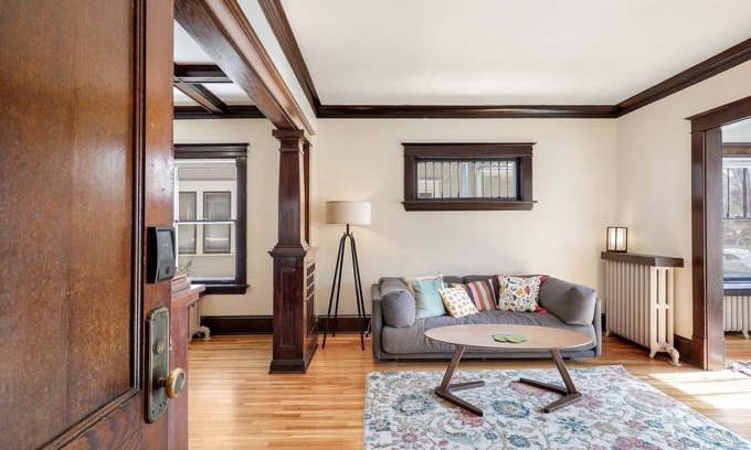 Summit Hill Apartment | The Fabulous flamingo