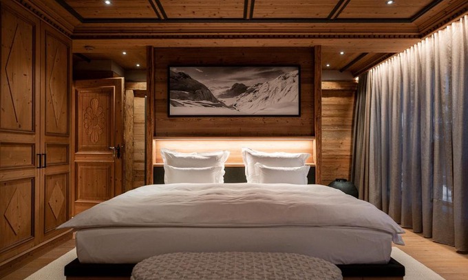 Lech am Arlberg Ski Chalet | The Falcon