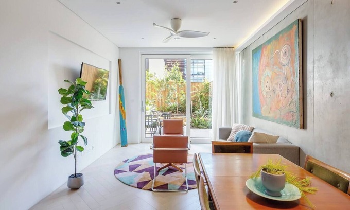 Alexandria Apartment | The Fern Split level Eco Luxury w Lush Courtyard