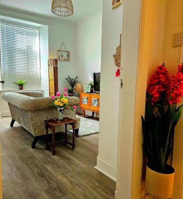 Darvel Apartment | The Ferns - Shared Garden Apartment With Parking