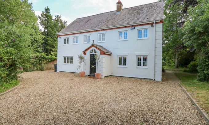 East Dereham Cottage | THE FIRS, pet friendly, character holiday cottage in Dereham