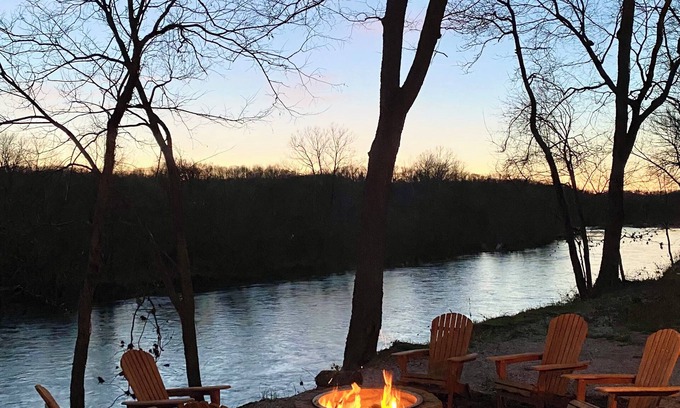 Noel Cabin | The Floy at High Bank – Charming Elk Riverfront Tiny Cabin in Scenic Noel, MO