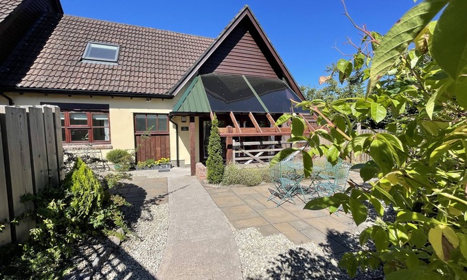 Shipham Cottage | THE FORGE, family friendly, character holiday cottage in Shipham