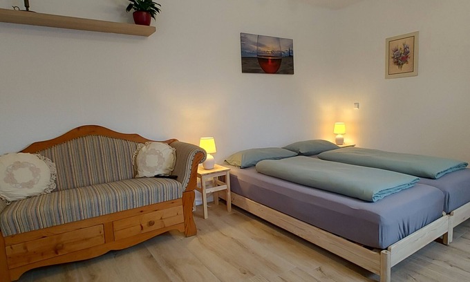 Bissingen an der Teck Apartment | The former "watchmaker's workshop" at the foot of the Swabian Alb with terrace.