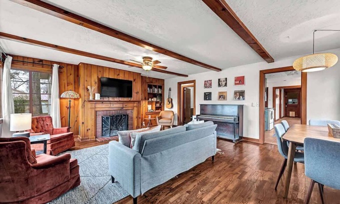 Siloam Springs House | The Fox Den Summary: