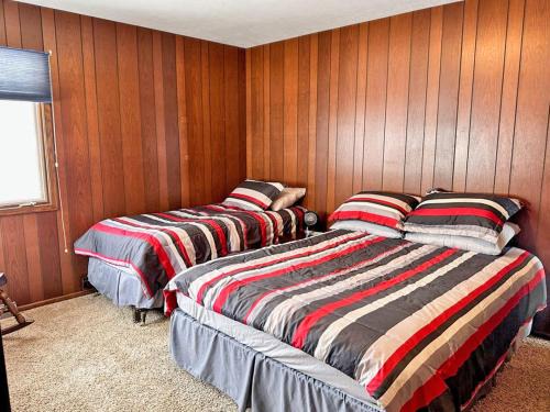 Spirit Lake House | The Foxhole on East Lake Okoboji