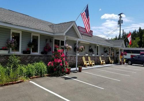 Edgetts Landing Hotel | The Fundy Rocks Resort