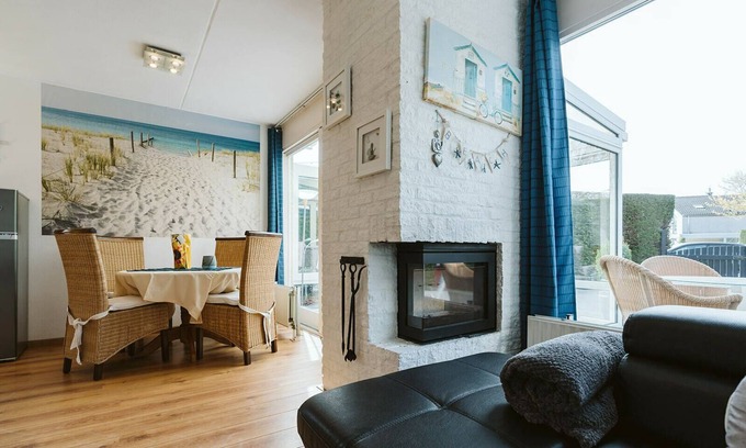 Ouddorp House | The furnishing and the huge garden of this holiday home, offer the basis for a dream holiday.