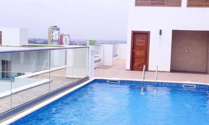 East Legon Apartment | The Gallery Luxury Suite less than 10 minutes from the Airport.